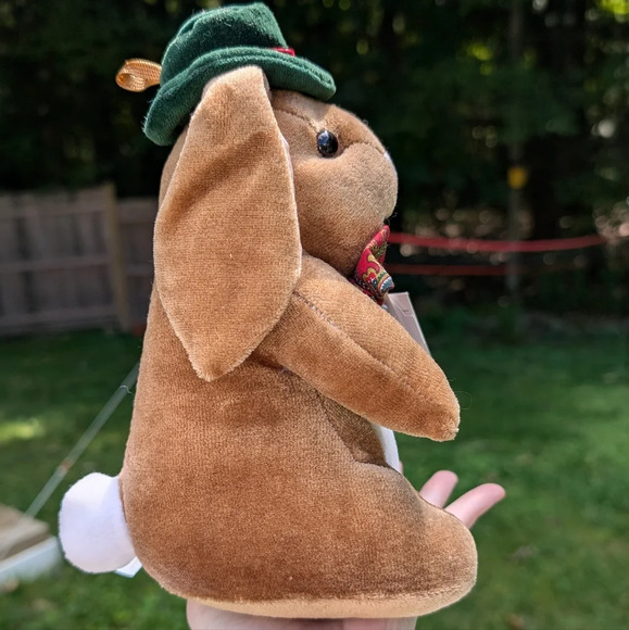 Vintage Velveteen Rabbit Plush 1985 Toys R Us with Hat Bow tags - Picture 3 of 10